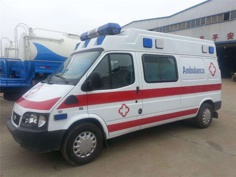 救護(hù)車和醫(yī)療車有什么區(qū)別？救護(hù)車廠家專業(yè)為你解答。01