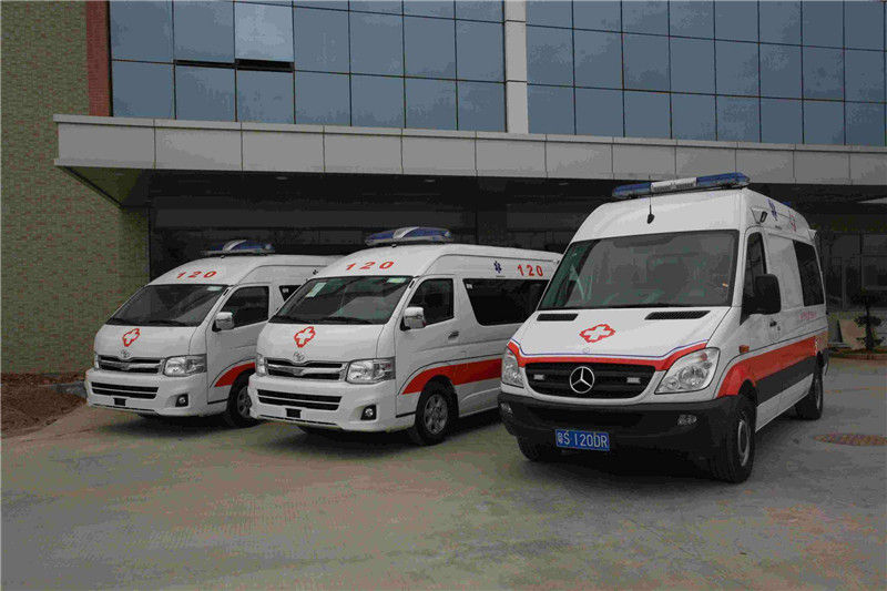 救護車進小區(qū)受阻是怎么回事？救護車廠家?guī)懔私馐虑槭寄?2
